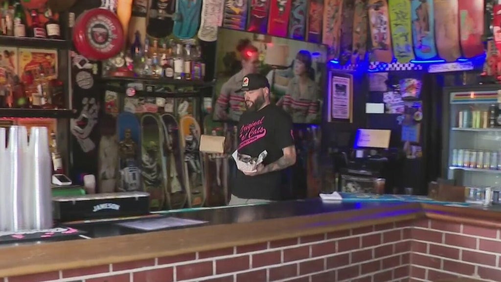 Fort Lauderdale proposes earlier closing times for downtown bars, facing pushback from business owners — CBS Miami, Stockholm Dining news