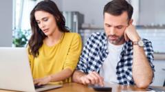 Home sellers cut asking prices on 3,000 properties a day — BBC Business, Stockholm Real Estate news