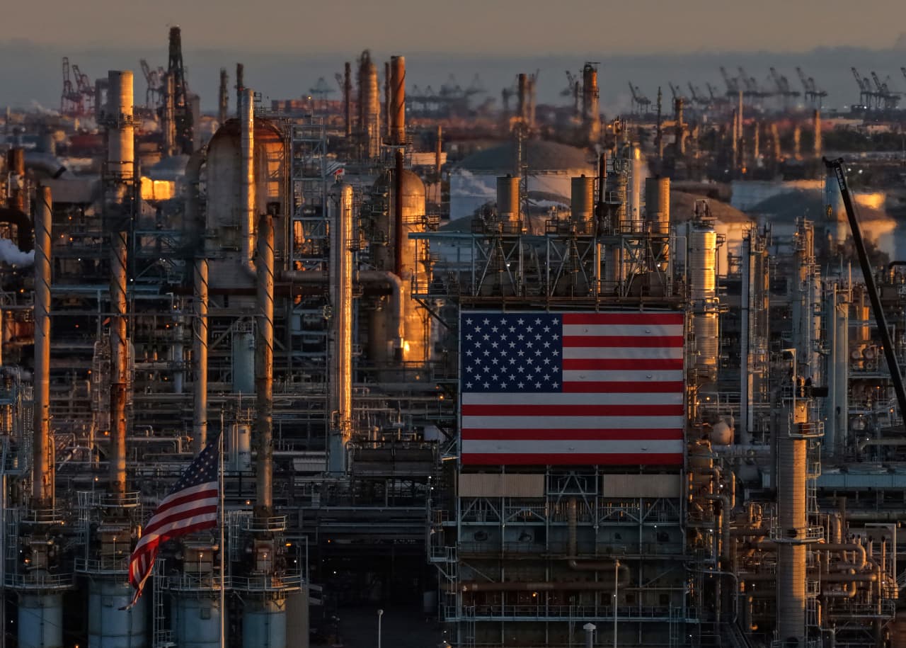 U.S. oil-refinery stocks are up roughly 150% this year. How long could this historic run last? — Stockholm Sports news