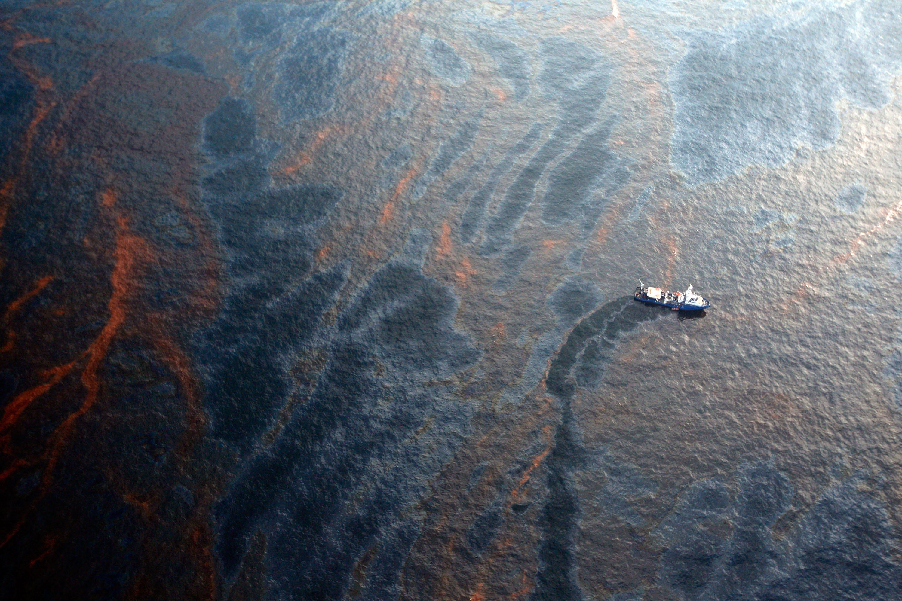 Oil Spills Wreak Havoc on the Bottom of the Ocean, Even a Decade Later — Wired