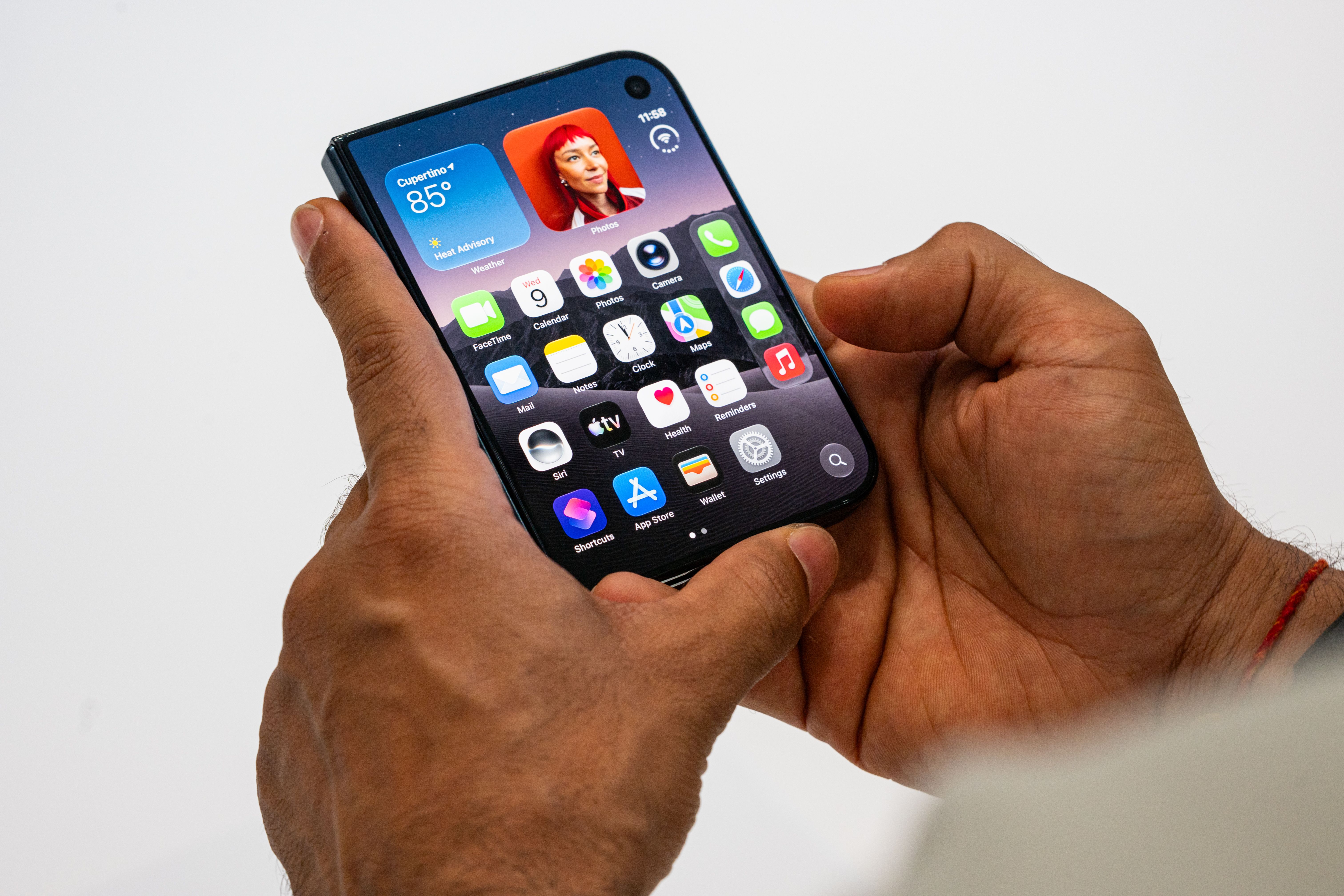 8 Things to Know About the iPhone Duo — Wired, Stockholm Sports news